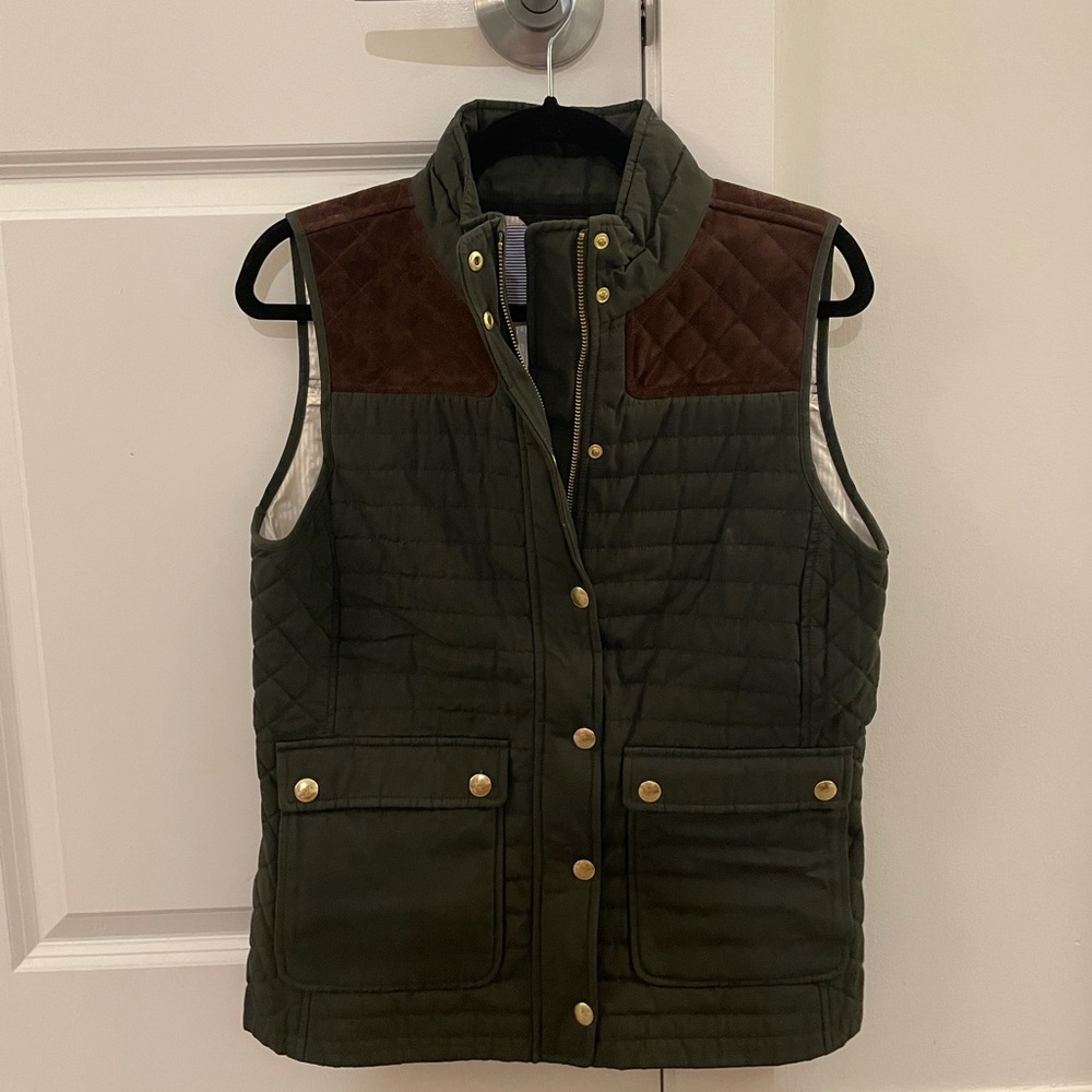 Vineyard Vines green and brown vest (Size S, worn once)